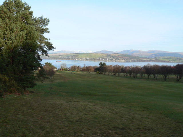 Quiet championship fairway at first light