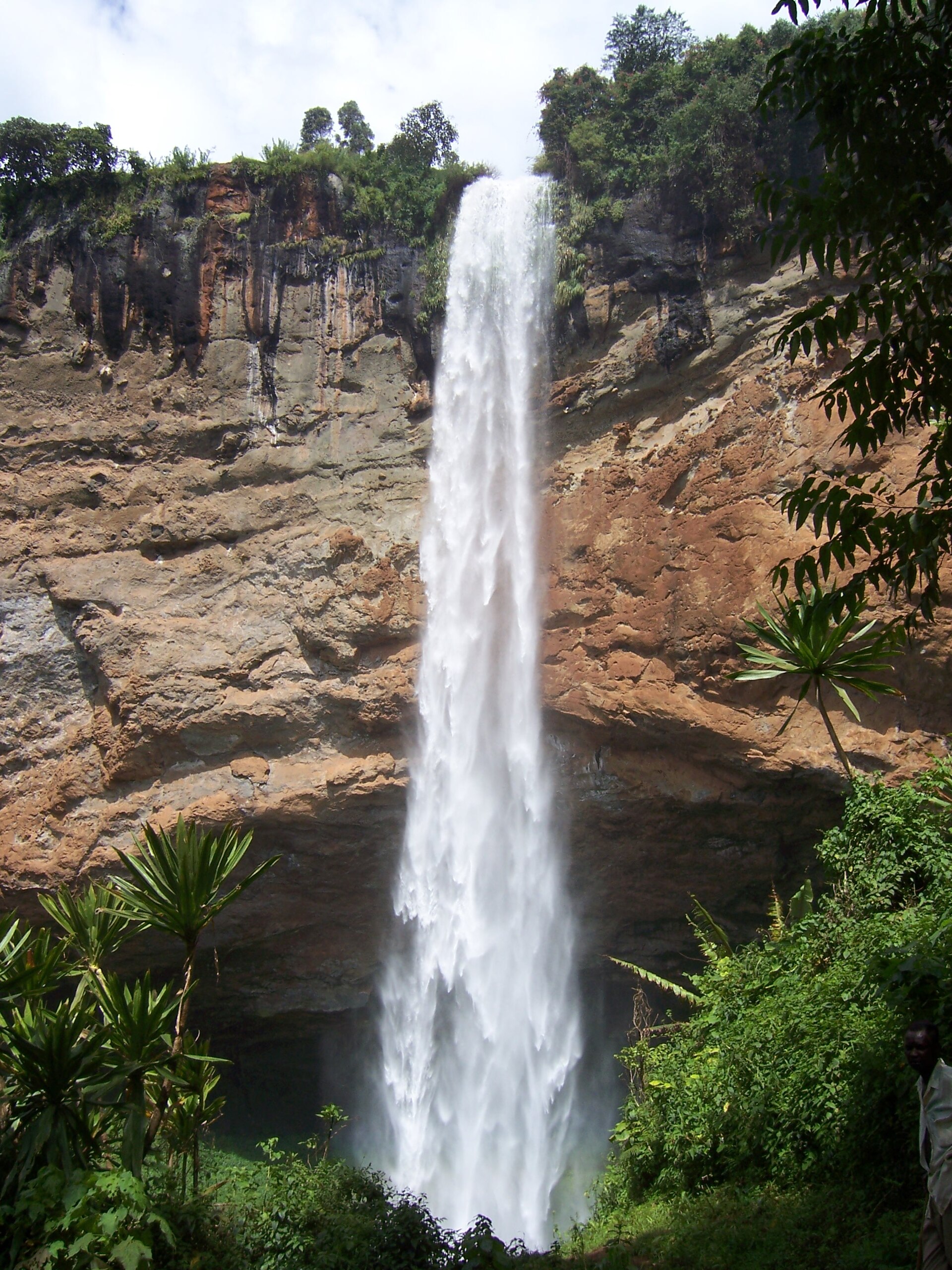 The main drop of Sipi Falls
